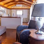 Stonewood House Апартаменты