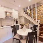 Stonewood House Трикала