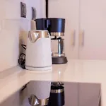 Stonewood House Апартаменты *