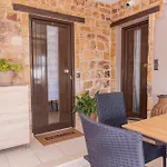 Stonewood House Апартаменты