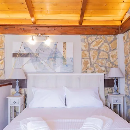 Stonewood House * 特里卡拉