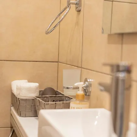 Stonewood House 特里卡拉